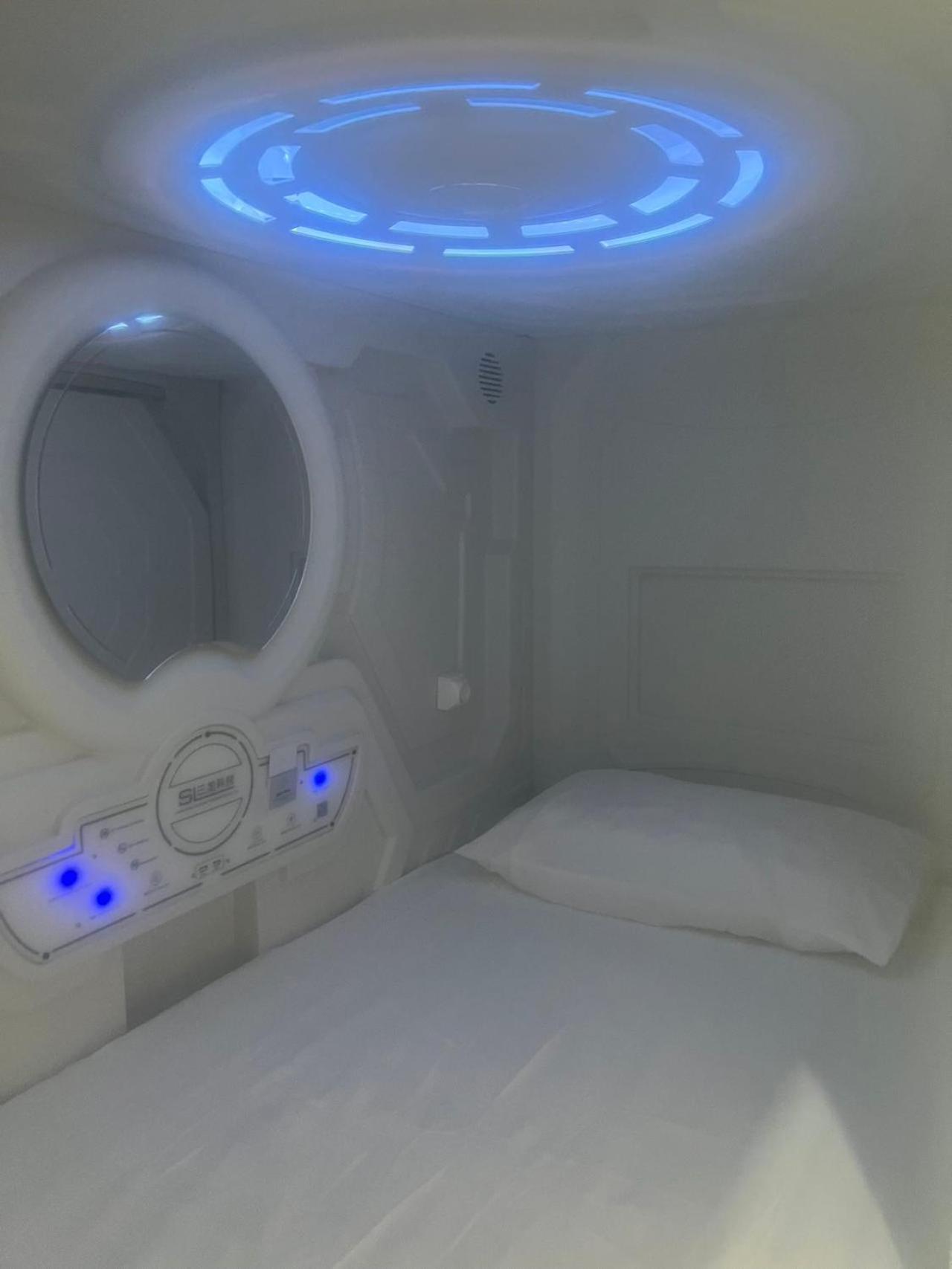 Gavà Air Hostel Capsules Airport מראה חיצוני תמונה