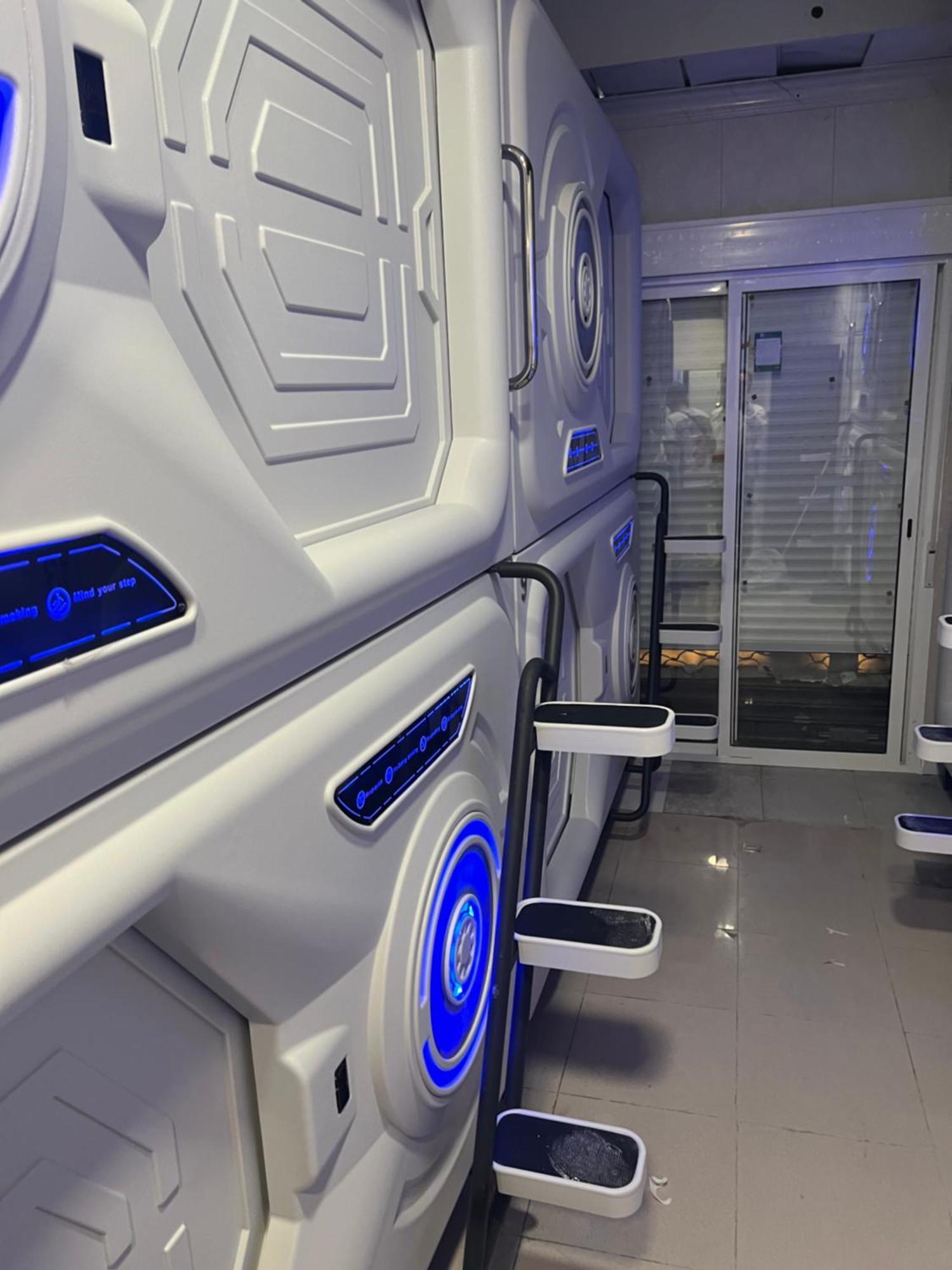 Gavà Air Hostel Capsules Airport מראה חיצוני תמונה