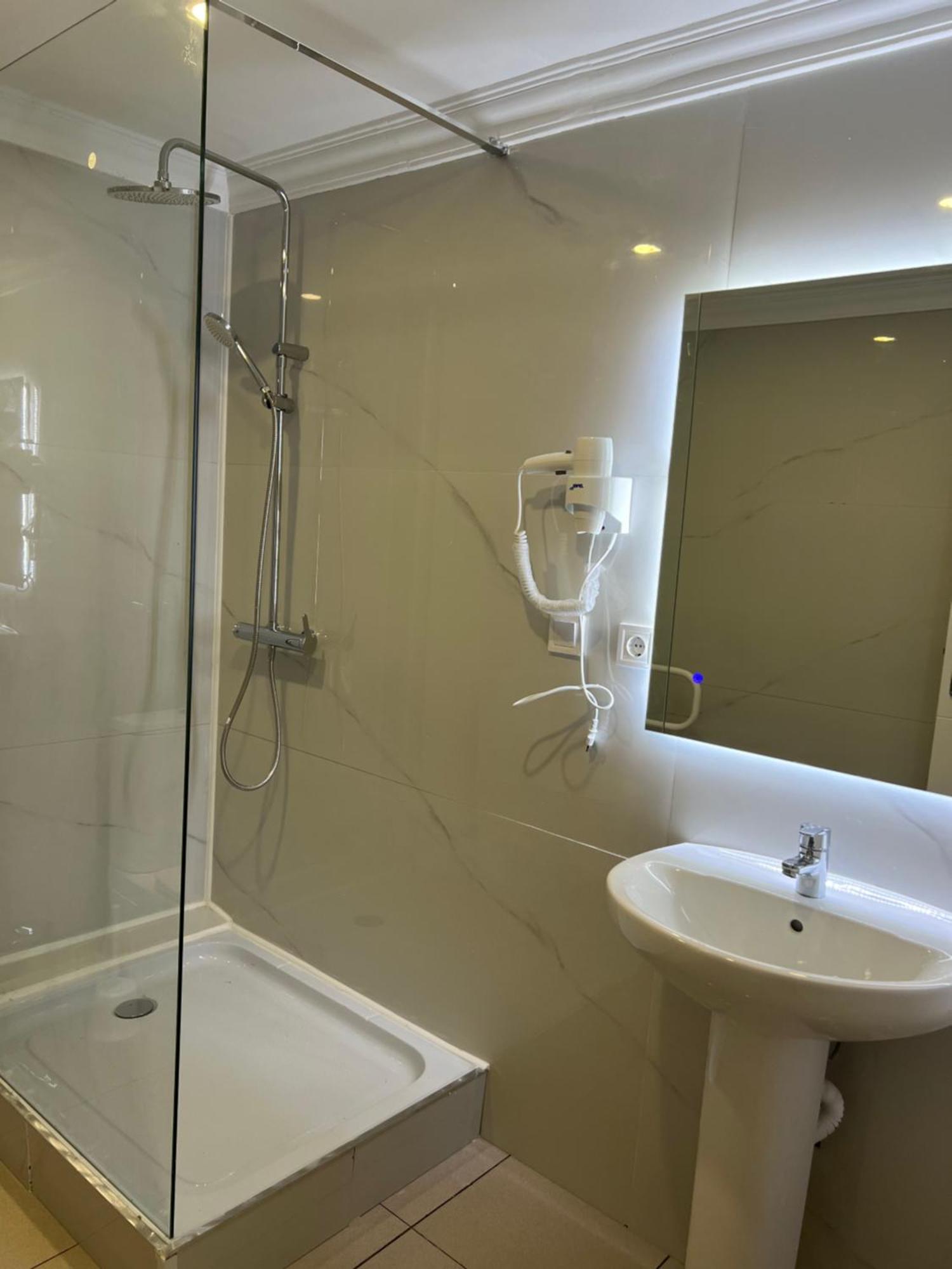 Gavà Air Hostel Capsules Airport מראה חיצוני תמונה